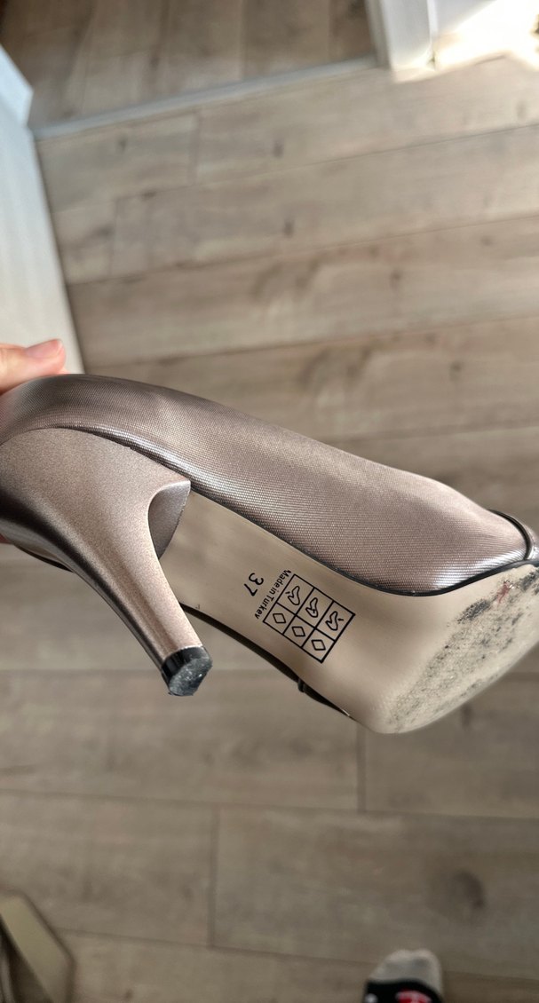 Bej Parlak Tokalı Stiletto Kadın Ayakkabı - Görsel 5