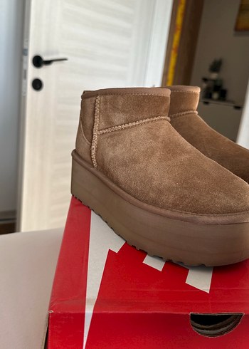 UGG Kahverengi Süet Tüylü Dolgu Topuk Bot - Görsel 7