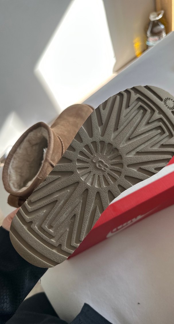 UGG Kahverengi Süet Tüylü Dolgu Topuk Bot - Görsel 4