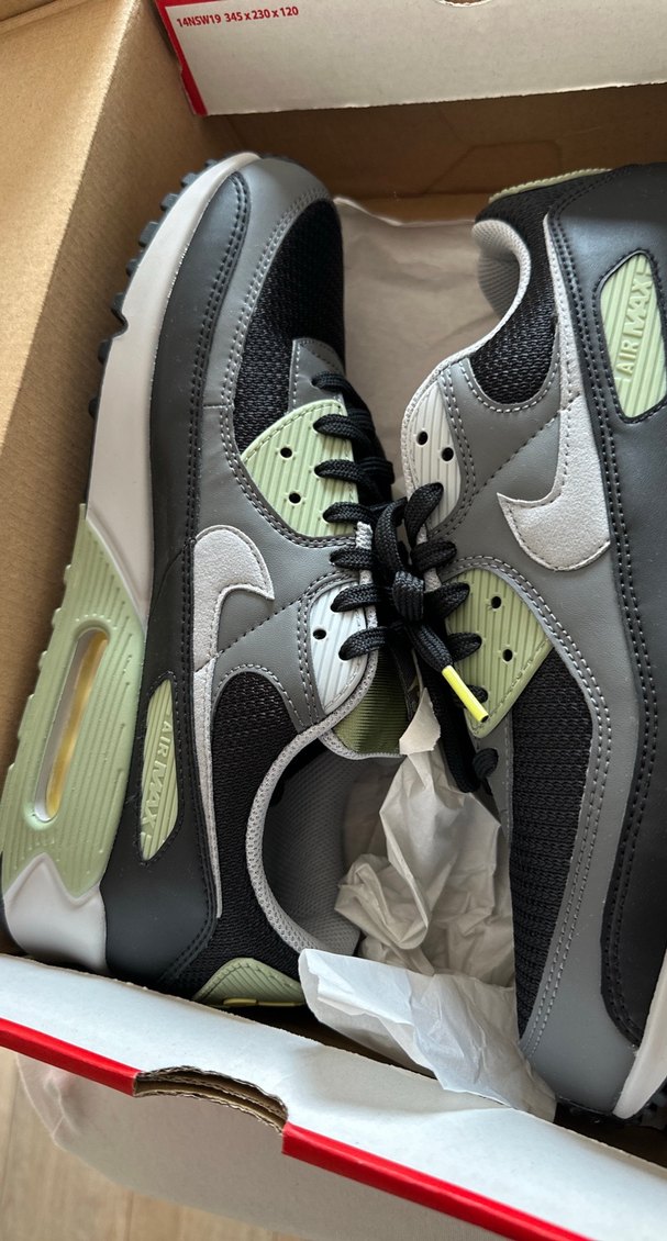 Gri Erkek Spor Ayakkabı Siyah Detaylı - Görsel 2