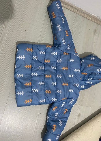 Mavi Kapüşonlu Erkek Çocuk Mont - Görsel 3