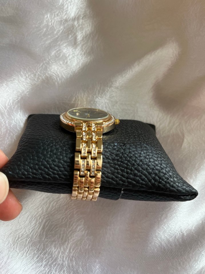 Parlak Altın Renkli Klasik Kadın Saati - Görsel 4