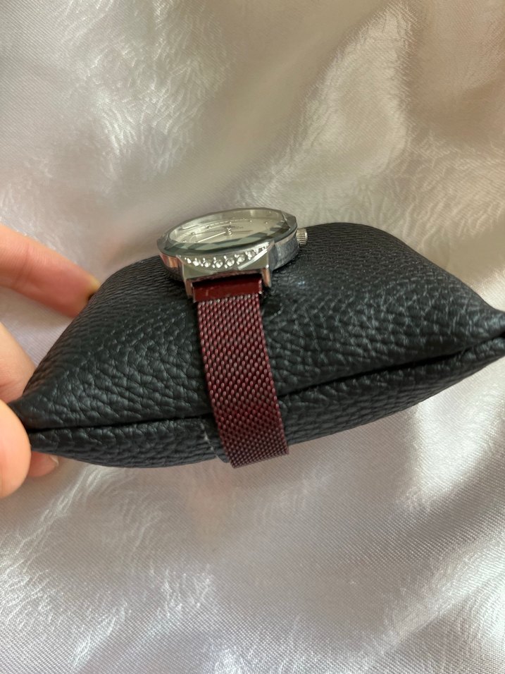 Bordo Kemerli Klasik Kadın Saati - Görsel 3