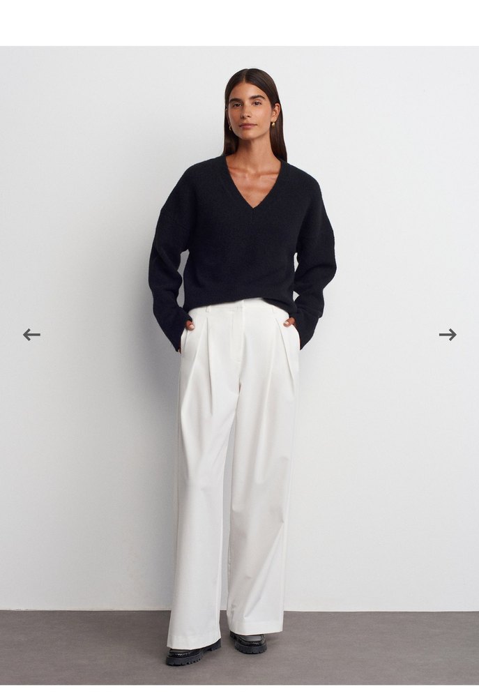 Siyah V Yaka Kadın Yün Kazak - Görsel 3