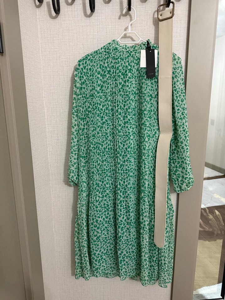 Yeşil Desenli Uzun Kemerli Elbise - Görsel 2