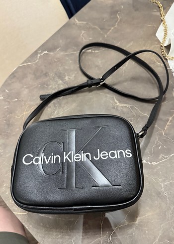 Beden Calvin Klein Jeans Siyah Deri Çapraz Çanta