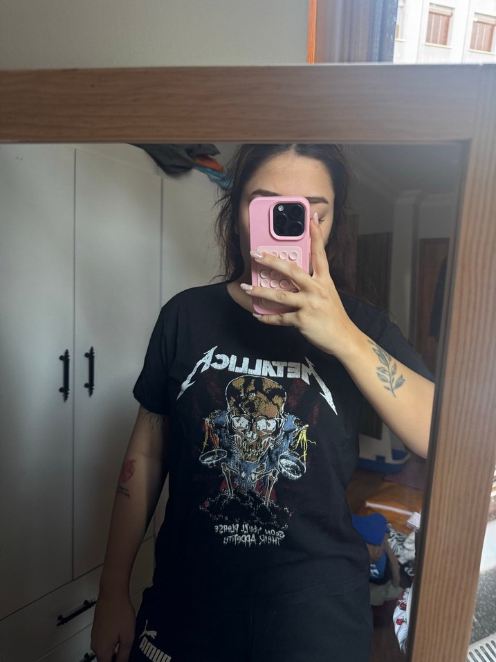 Siyah Baskılı Rock Punk Tişört - Görsel 4