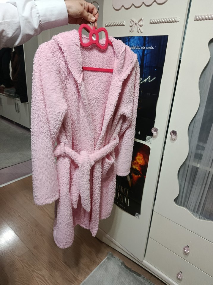 Kız Çocuk Pembe Peluş Sabahlık - Görsel 2