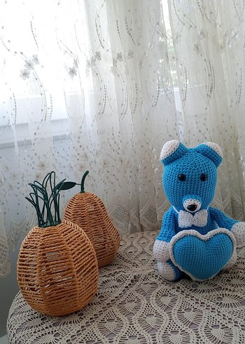 Mavi Kalp Tutan Renkli Peluş Ayıcık