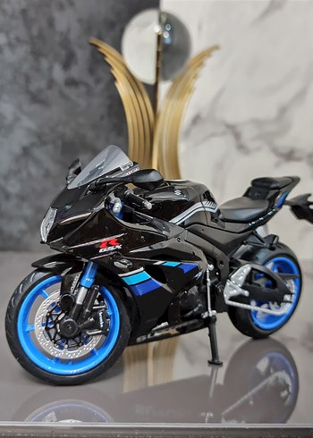 Beden SUZUKİ GSX R1000 1/12 ÖLÇEK SIFIR KUTULU