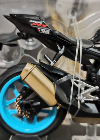 Beden YAMAHA YZR 1/12 ÖLÇEK SIFIR KUTULU METAL
