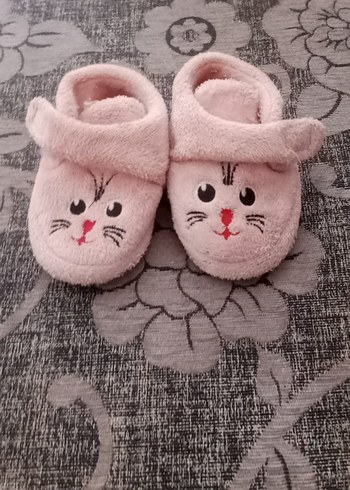 Kız Çocuk Pembe Kürklü Nakışlı Ev Terliği - Görsel 3