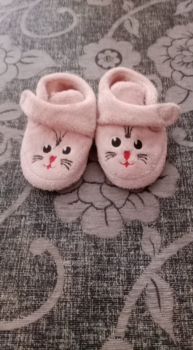 Kız Çocuk Pembe Kürklü Nakışlı Ev Terliği - Görsel 2