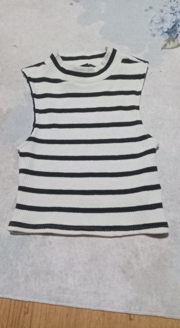 Kız Çocuk Çizgili Yüksek Yakalı Kolsuz Triko - Görsel 4