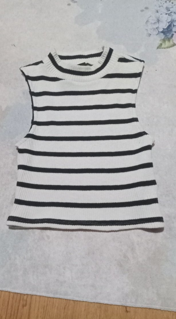 Kız Çocuk Çizgili Yüksek Yakalı Kolsuz Triko - Görsel 5