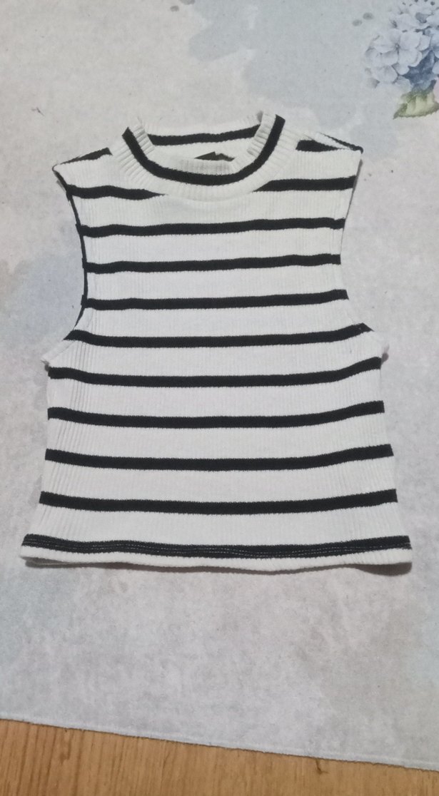 Kız Çocuk Çizgili Yüksek Yakalı Kolsuz Triko - Görsel 3