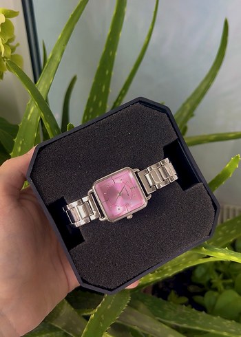 Diğer Pastel Pembe Kadın Kol Saati Metal Kordonlu