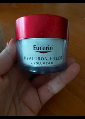 Diğer Eucerin Hyaluron-Filler + Volume-Lift SPF15 Günlük Krem