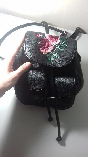 Bershka Küçük sırt çantası 