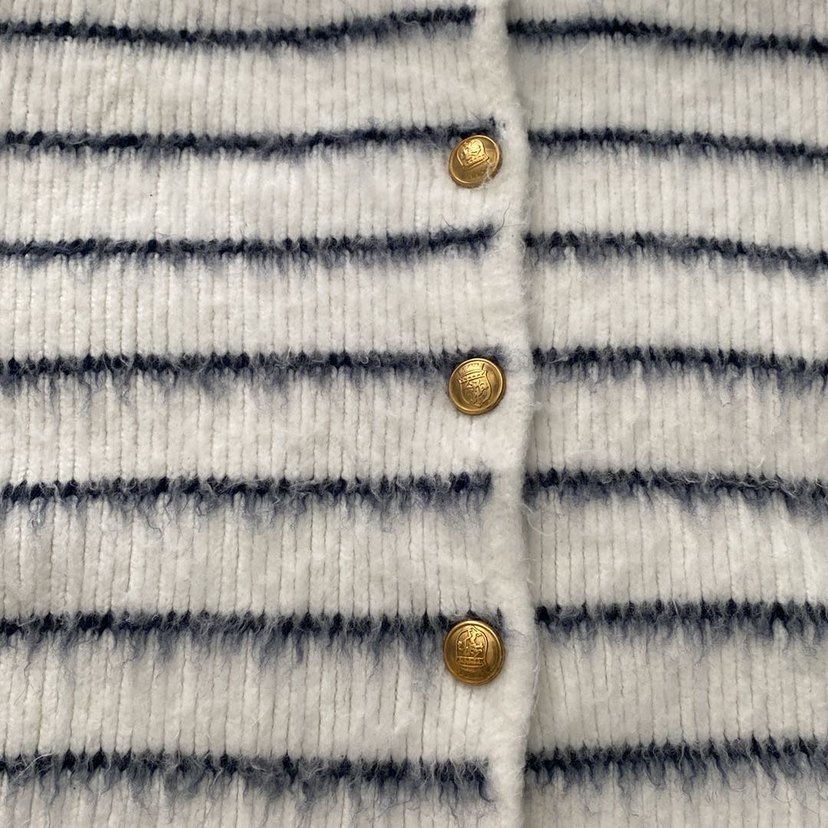 Düğmeli Beyaz Çizgili Kadın Hırka - Görsel 3