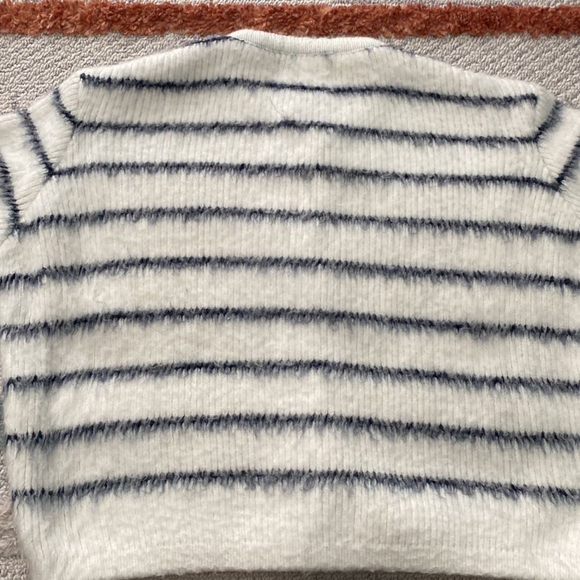 Düğmeli Beyaz Çizgili Kadın Hırka - Görsel 5