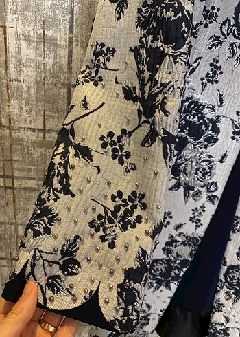 Çiçek Desenli Diz Boyu Takım - Görsel 4