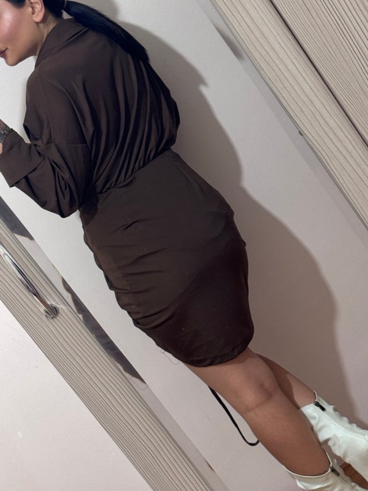 Kahverengi Drapeli V Yaka Mini Elbise - Görsel 4