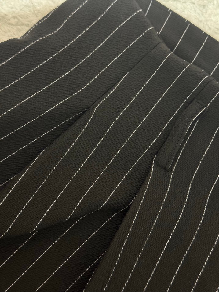 Çizgili Siyah Pilili Mini Etek - Görsel 2