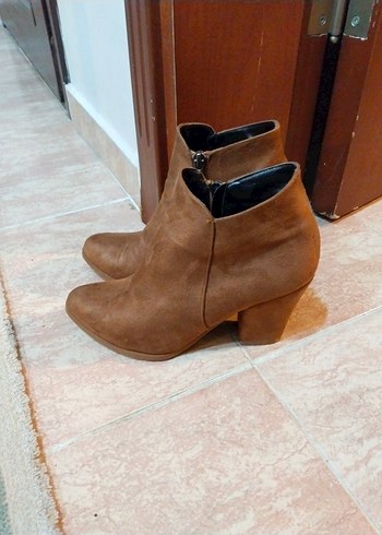 Kadın Kahverengi Süet Dolgu Topuklu Bot - Görsel 3