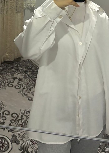 Zara Kadın Beyaz Pamuklu Düğmeli Gömlek