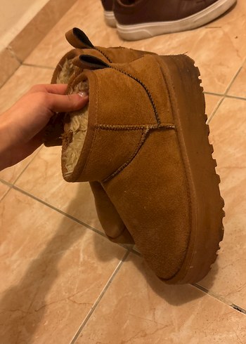 Ugg 39
