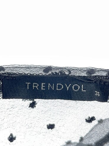 36 Beden siyah Renk Trendyol & Milla Bluz %70 İndirimli.