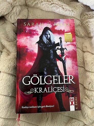 GÖLGELER KRALİÇESİ
