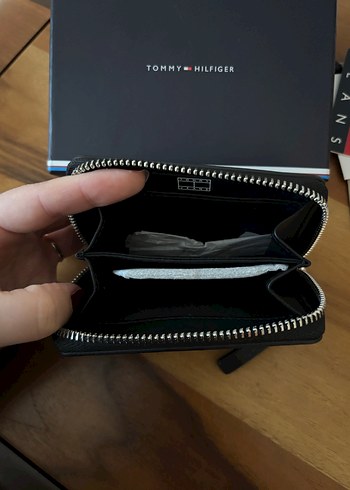 Tommy Hilfiger Siyah Deri Fermuarlı Cüzdan - Görsel 3