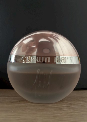 Cerruti 1881 Edt 50 ml Kadın Parfümü - Görsel 2