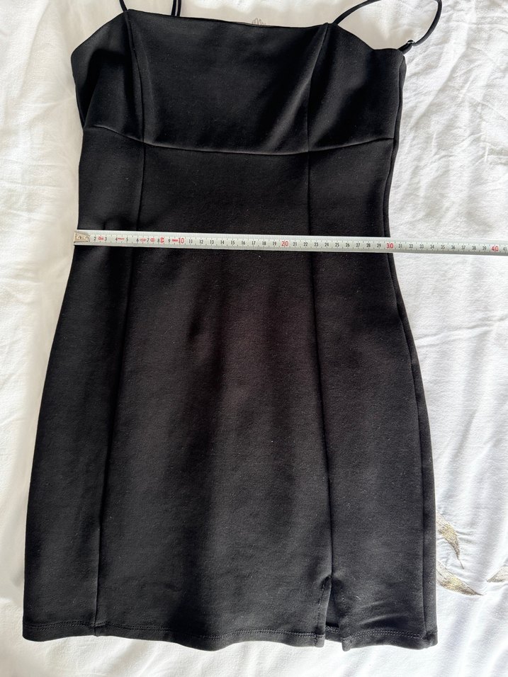 Stradivarius Siyah DüzV Yakalı Mini Elbise - Görsel 2