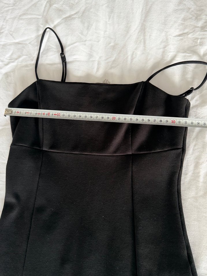 Stradivarius Siyah DüzV Yakalı Mini Elbise - Görsel 3