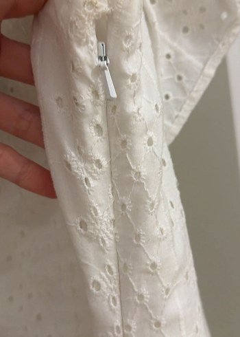 H&M Beyaz Nakışlı mini Elbise - Görsel 4