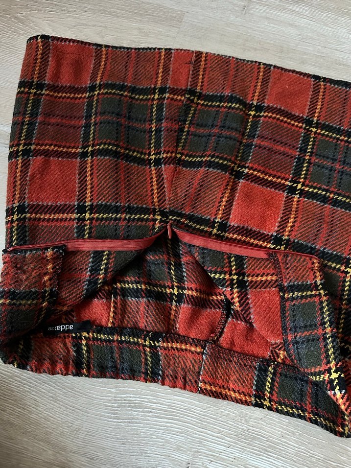 Kırmızı Ekose Pilili Mini Yün Etek - Görsel 5