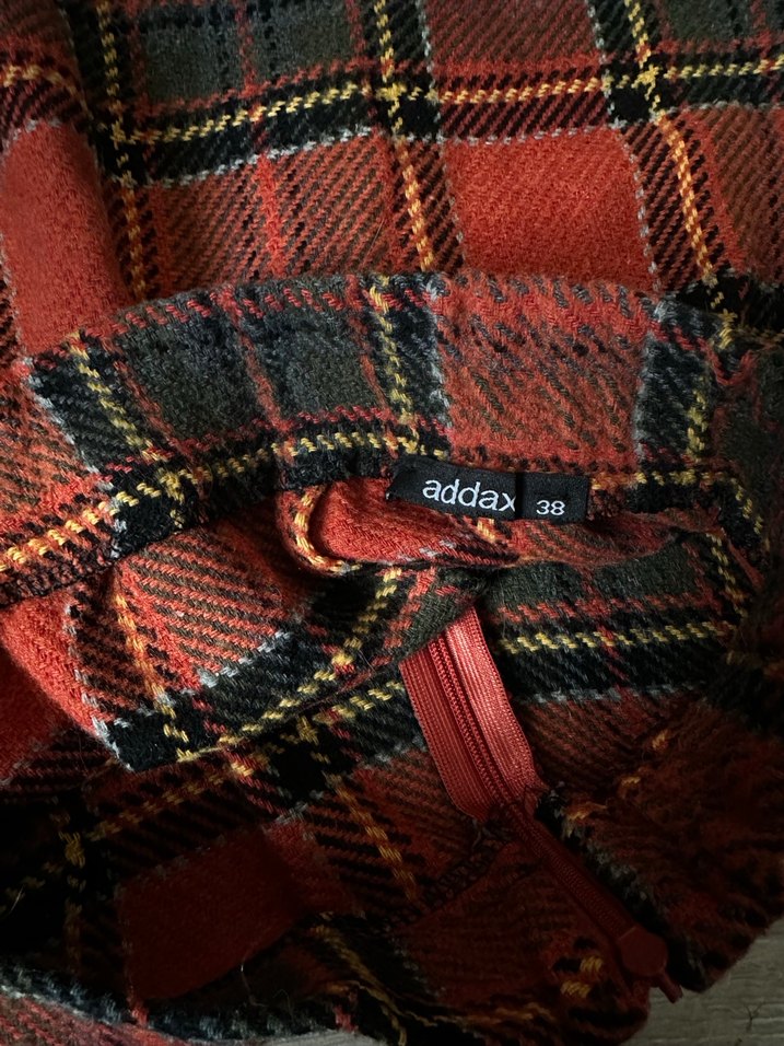 Kırmızı Ekose Pilili Mini Yün Etek - Görsel 4