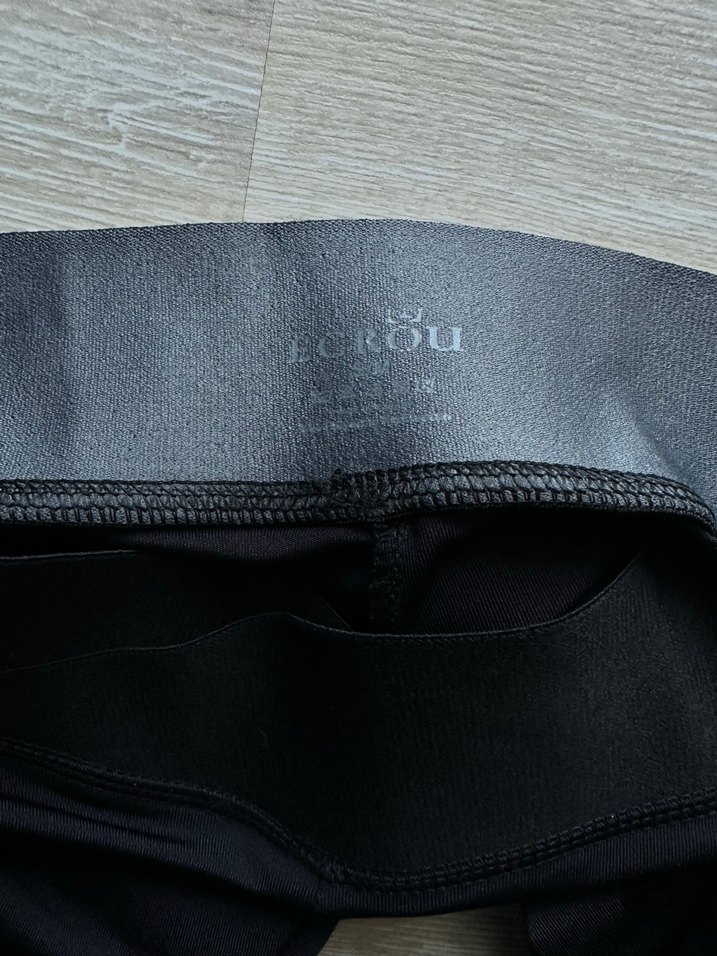 Siyah Kadın Sporcu Taytı - Görsel 3