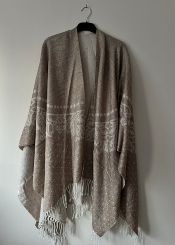 Nakışlı Bej Yün Kadın Panço - Görsel 3