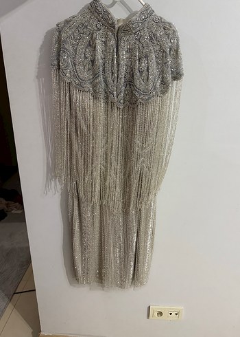 V Yaka İşlemeli Boncuklu Midi Elbise - Görsel 12