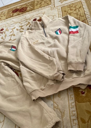 Diğer Kadın Beyaz Nakışlı Fermuarlı Sweatshirt