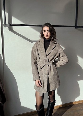 Zara Kemer Detaylı Bej Kaban