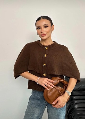 Stradivarius Kısa Kollu Düğmeli Bej Mini Hırka