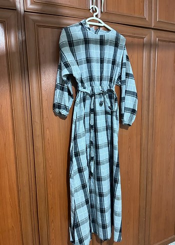 Gri Ekose Desenli Kuşaklı Uzun Elbise - Görsel 2