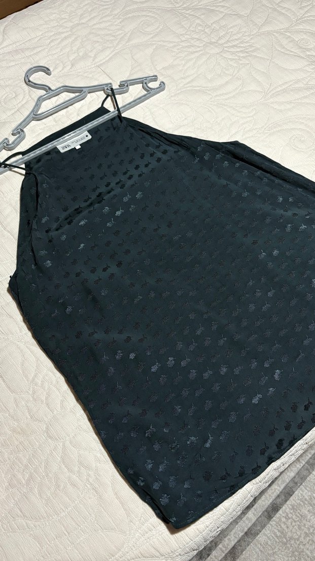 Siyah Midi Yüksek Yakalı Kolsuz Hamile Bluzu - Görsel 2