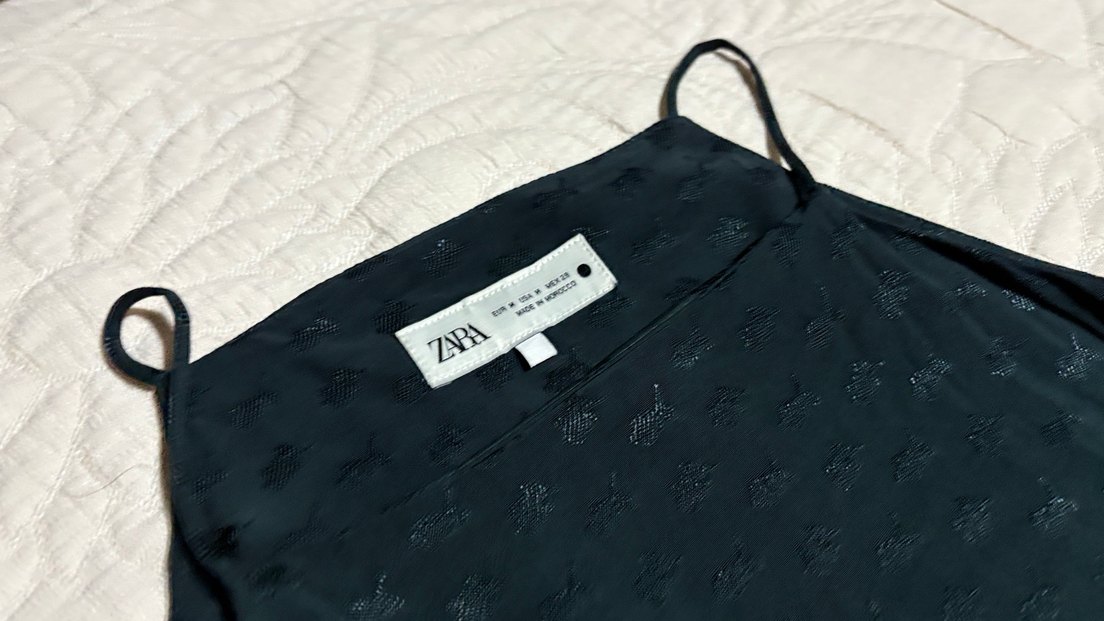 Siyah Midi Yüksek Yakalı Kolsuz Hamile Bluzu - Görsel 5