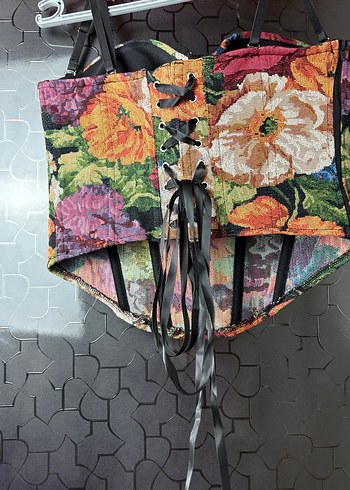 Çiçek Desenli Straplez Mini Bustiyer - Görsel 4